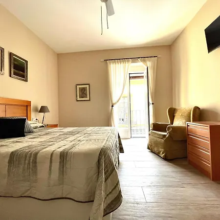 Casa Santa Adriana بيت للعطل